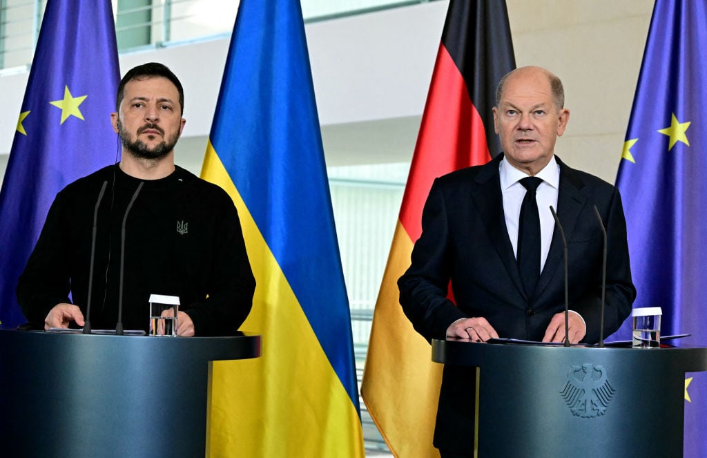 Olaf Scholz y Volodymyr Zelensky. I Foto: TOBIAS SCHWARZ/AFP via Getty Images.