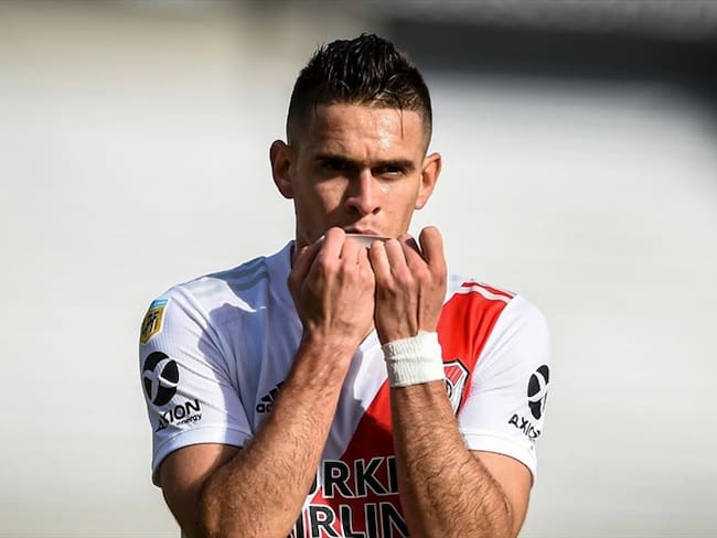 Rafael Santos Borré se perderá el Superclásico ante Boca por COVID-19. Foto: Getty Images