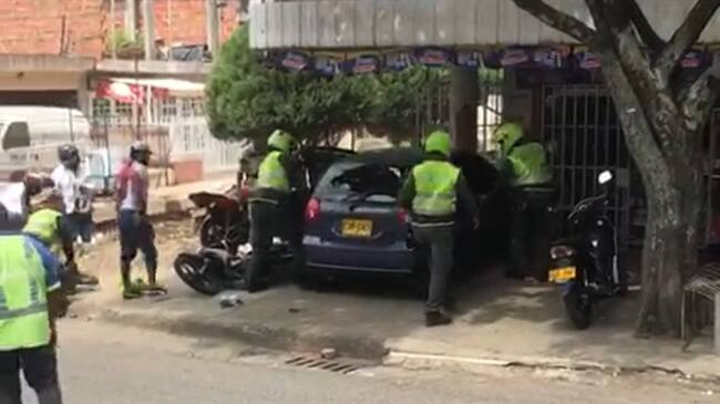 Los tres presuntos delincuentes se movilizaban en un vehículo particular. Foto: Cortesía