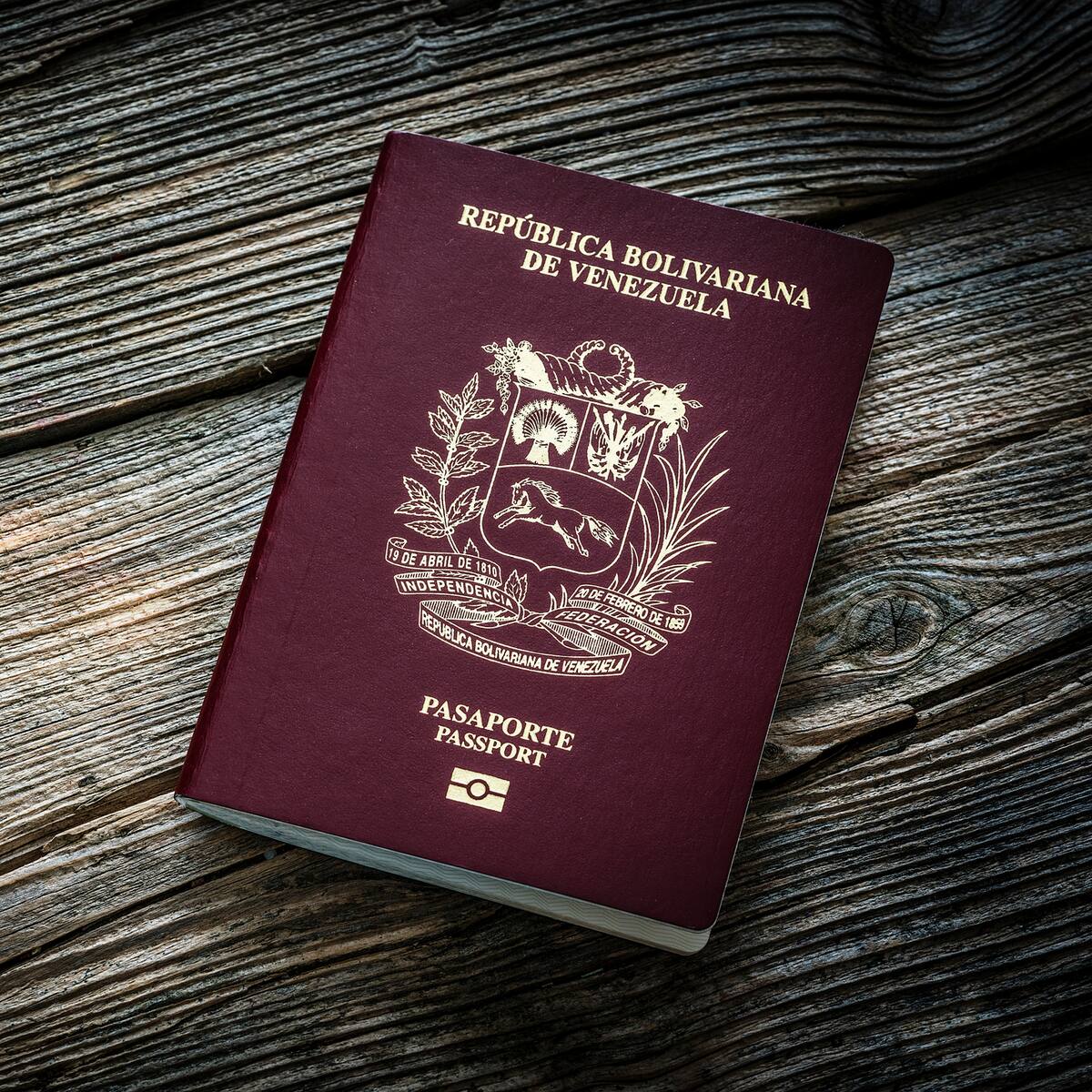 Gobierno recula: venezolanos seguirán haciendo trámites en Colombia con pasaporte vencido