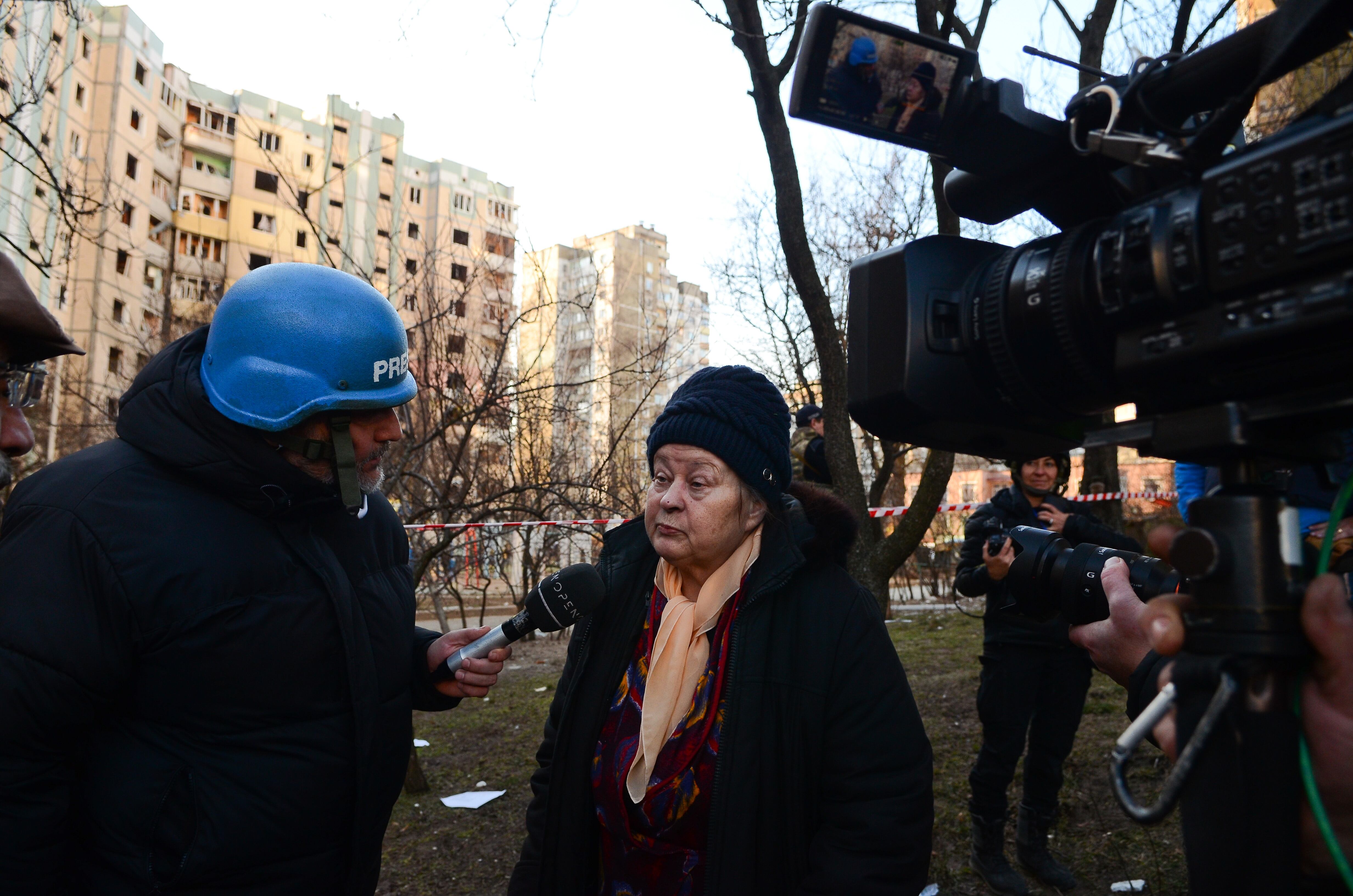 The consequences of shelling by Russian troops are seen in a residential area in Sviatoshynskyi district, Kyiv, capital of Ukraine. (Photo by Oleksandra Butova/Ukrinform/NurPhoto via Getty Images)