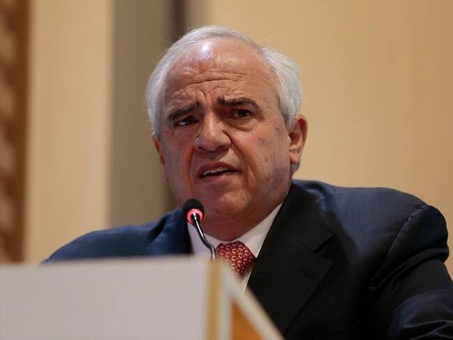 Ernesto Samper se mostró preocupado por las declaraciones “temerarias” de algunos funcionarios colombianos sobre una posible intervención militar en el vecino país. Foto: Colprensa