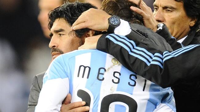 Despedida de Messi a Maradona. Foto: DANIEL GARCIA/AFP via Getty Images
