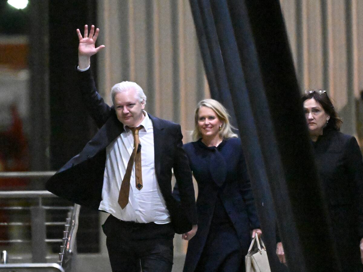 Julian Assange llega a Australia tras formalizar su libertad con la justicia de EE.UU.