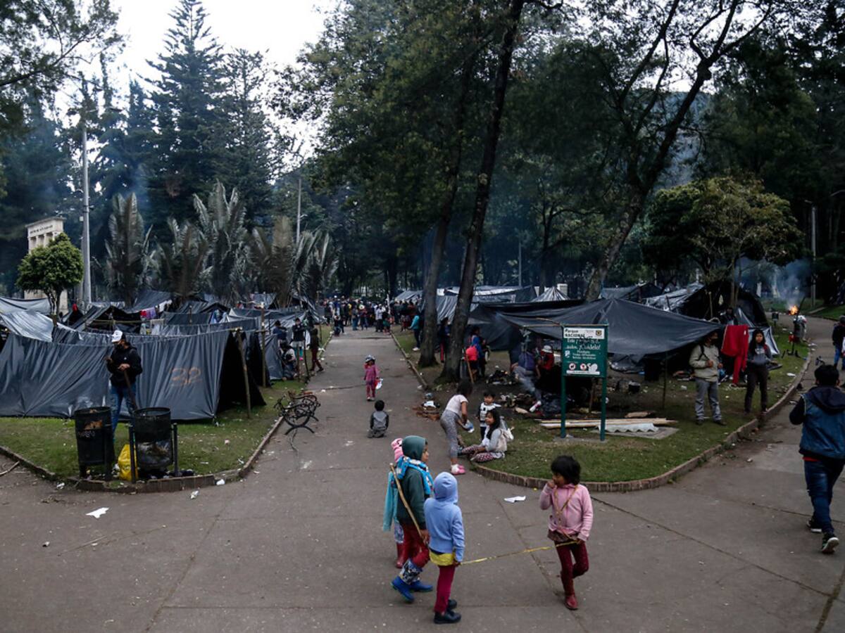 Funcionarios de la Alcaldía de Bogotá fueron sacados a palo del Parque Nacional