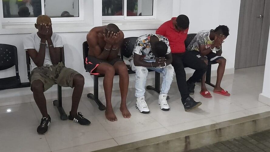 Los integrantes de la banda delictiva La 16 al parecer estaban dedicados a la comisión de homicidios y hurtos, afectando la seguridad ciudadana. Foto: Comunicaciones FGN Cali