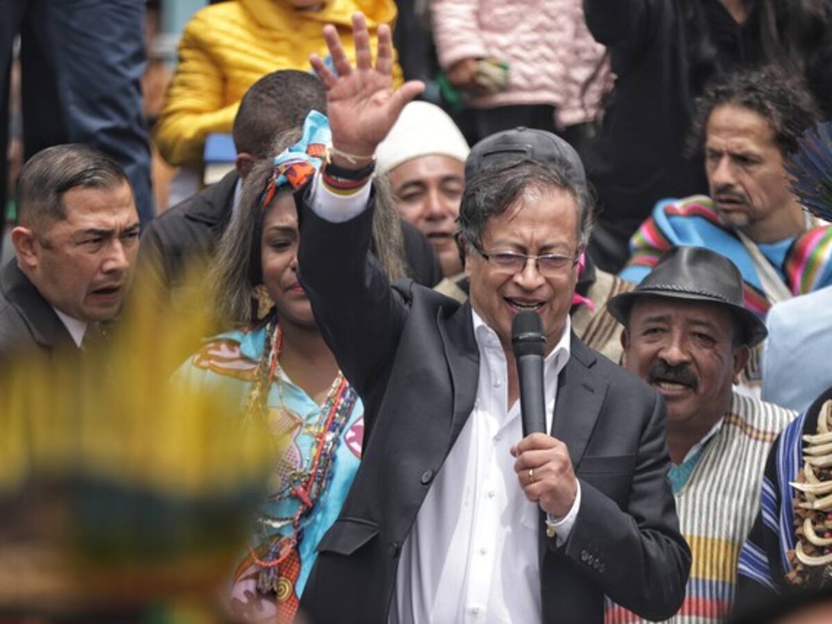 Debe haber una coordinación del mundo popular: Gustavo Petro ante pueblo indígena