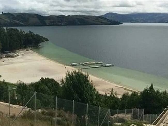 Solicita que se ordene a Corpoboyaca, se establezca cuál es la fuente generadora de plomo que contamina el ecosistema lagunar Lago de Tota y se imponga de manera inmediata las medidas preventivas. . Foto: W