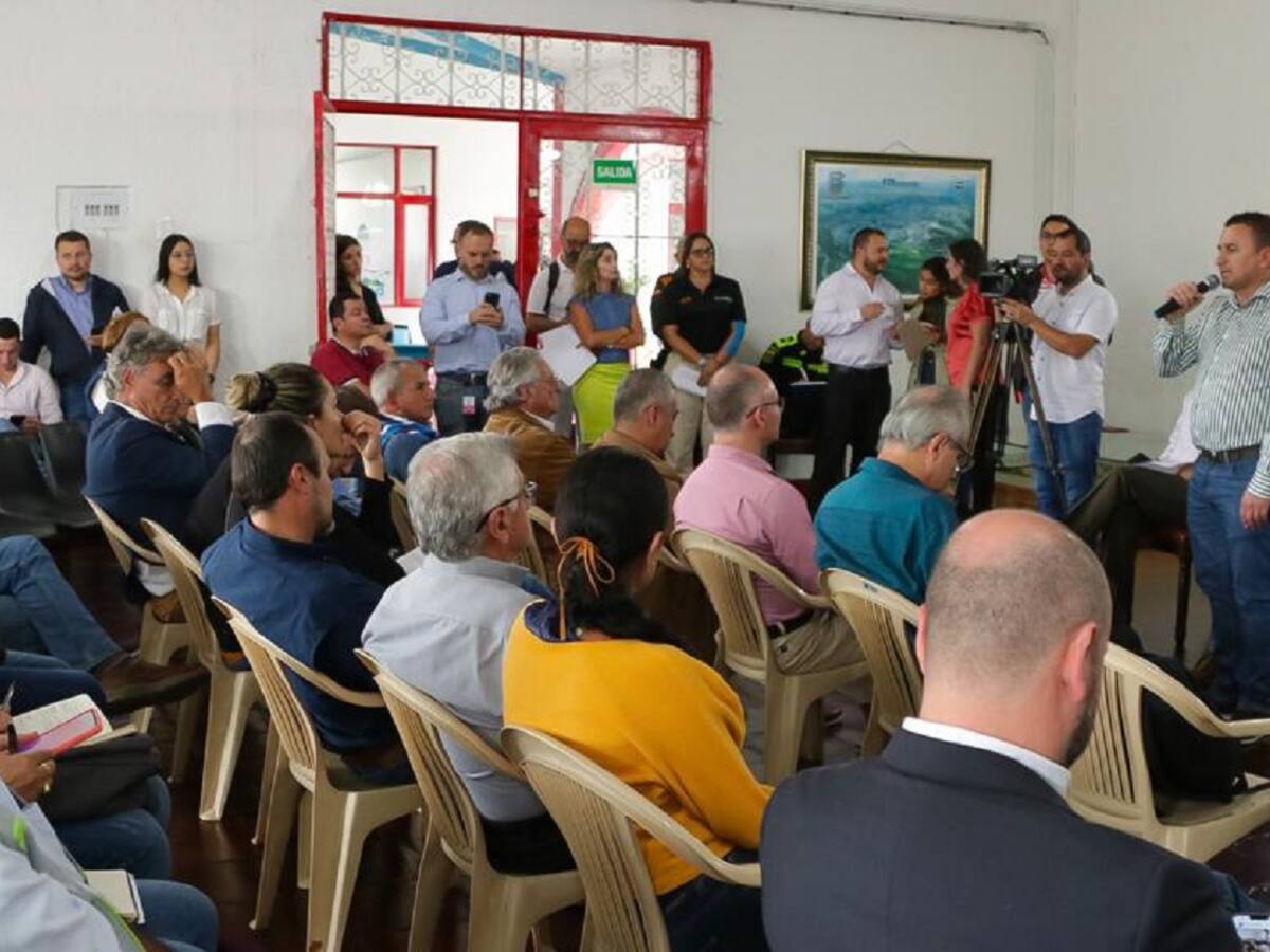 Ganaderos de Villamaría piden mejoramiento de vías ante posible evacuación por el Volcán