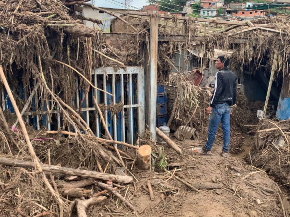 “Se metió el agua. Ayúdenme”: los relatos de afectados por deslave en Venezuela