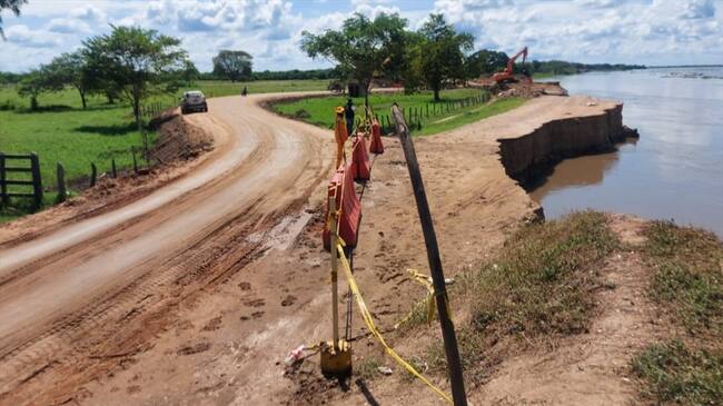 Problemas de erosión en la vía de Salamina. Foto: Colprensa