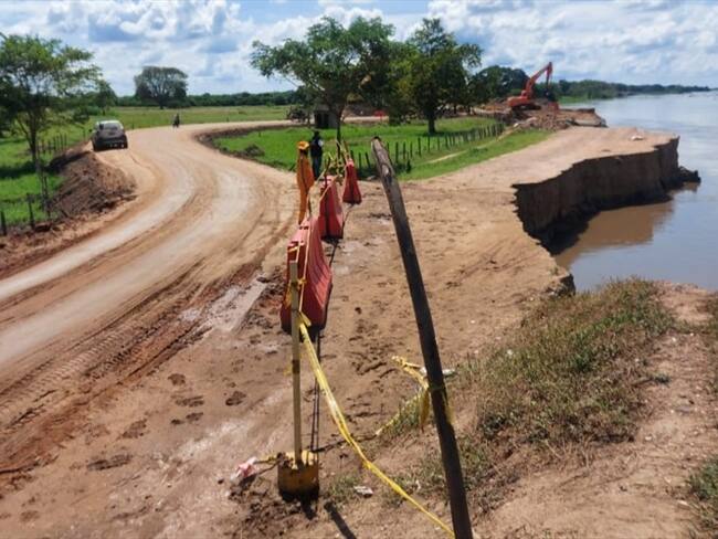 Problemas de erosión en la vía de Salamina. Foto: Colprensa