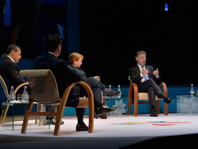 Los presidentes de México, Perú, Chile y Colombia, acompañados por el Presidente del BID, clausuran la III Cumbre Empresarial de la Alianza del Pacífico, con el panel “Visión Futuro”. Foto: Colprensa