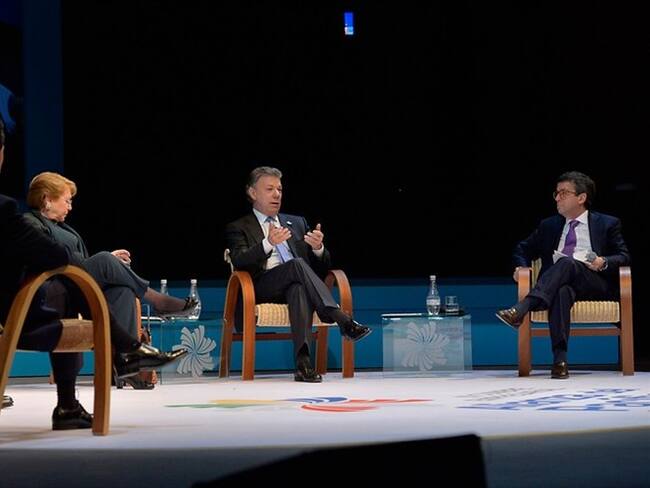 Los presidentes de México, Perú, Chile y Colombia, acompañados por el Presidente del BID, clausuran la III Cumbre Empresarial de la Alianza del Pacífico, con el panel “Visión Futuro”. Foto: Colprensa