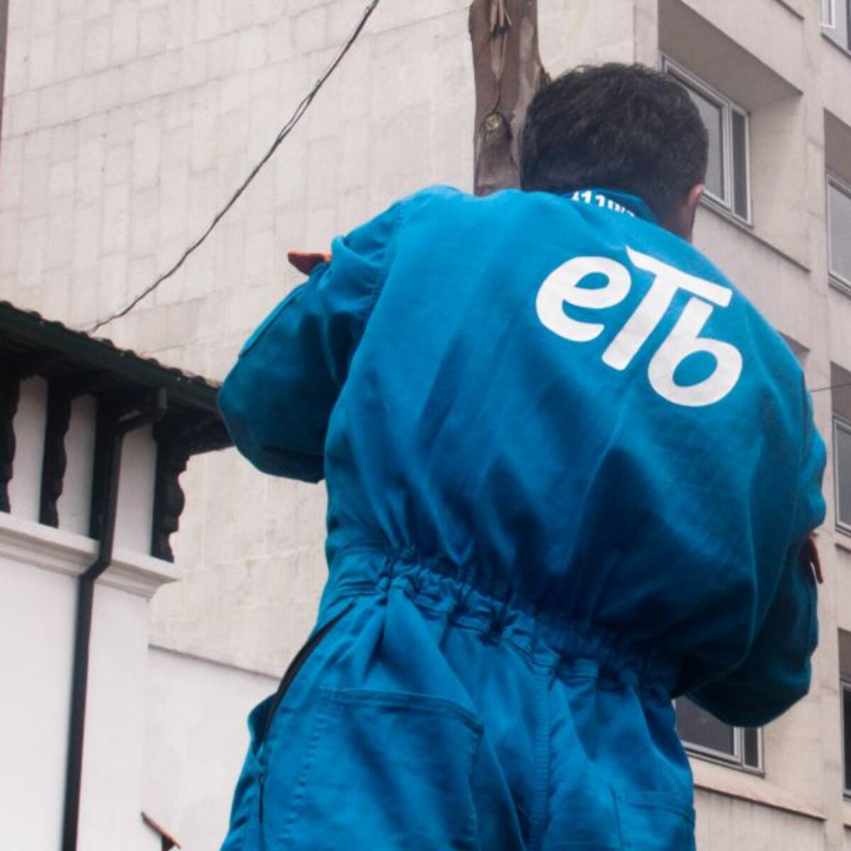 Capturados seis trabajadores de ETB robando cable de fibra óptica en el occidente de Bogotá