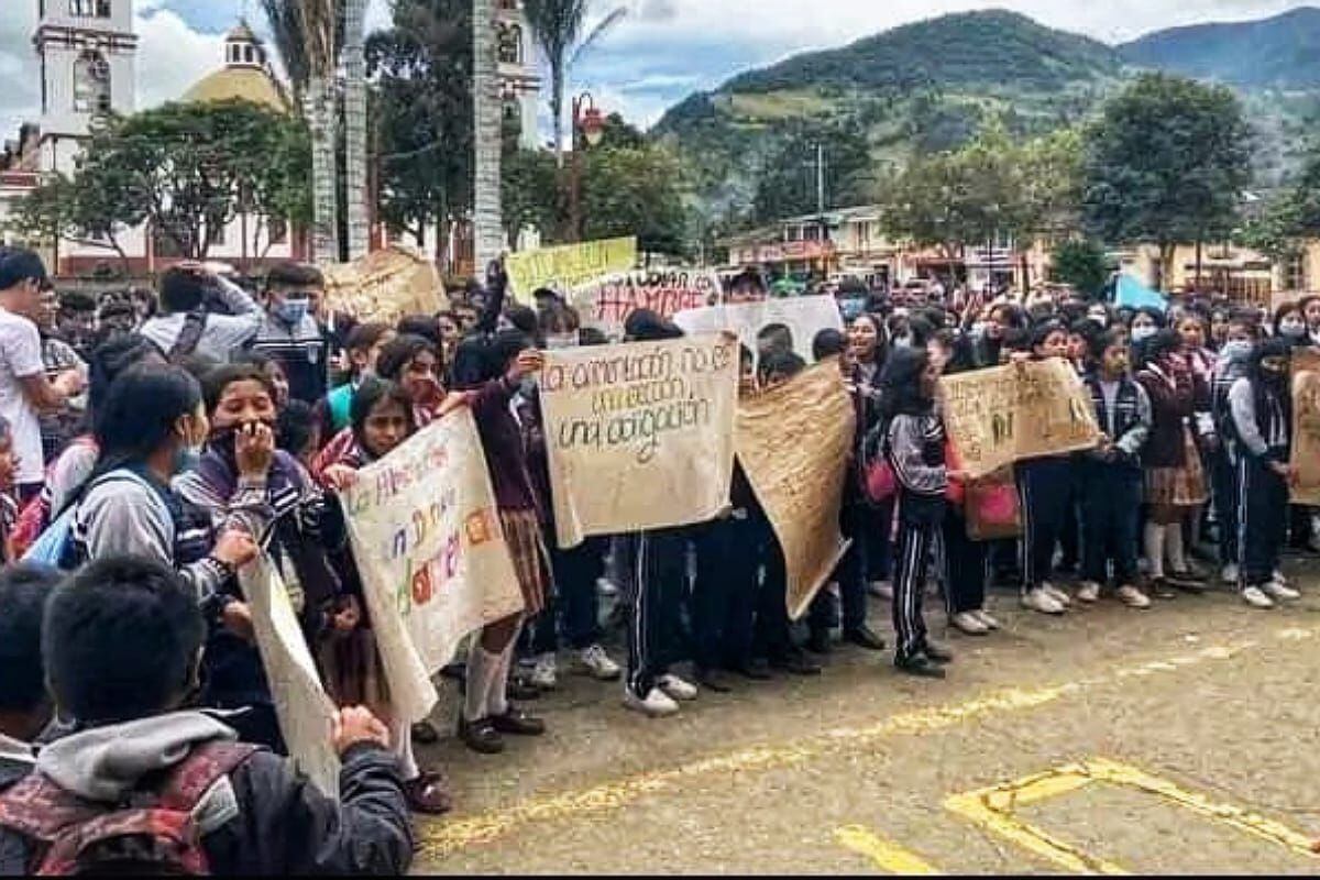 Los estudiantes continuarán las protestas en Silvia, Cauca, hasta conseguir de nuevo el PAE. Crédito: Cortesía.