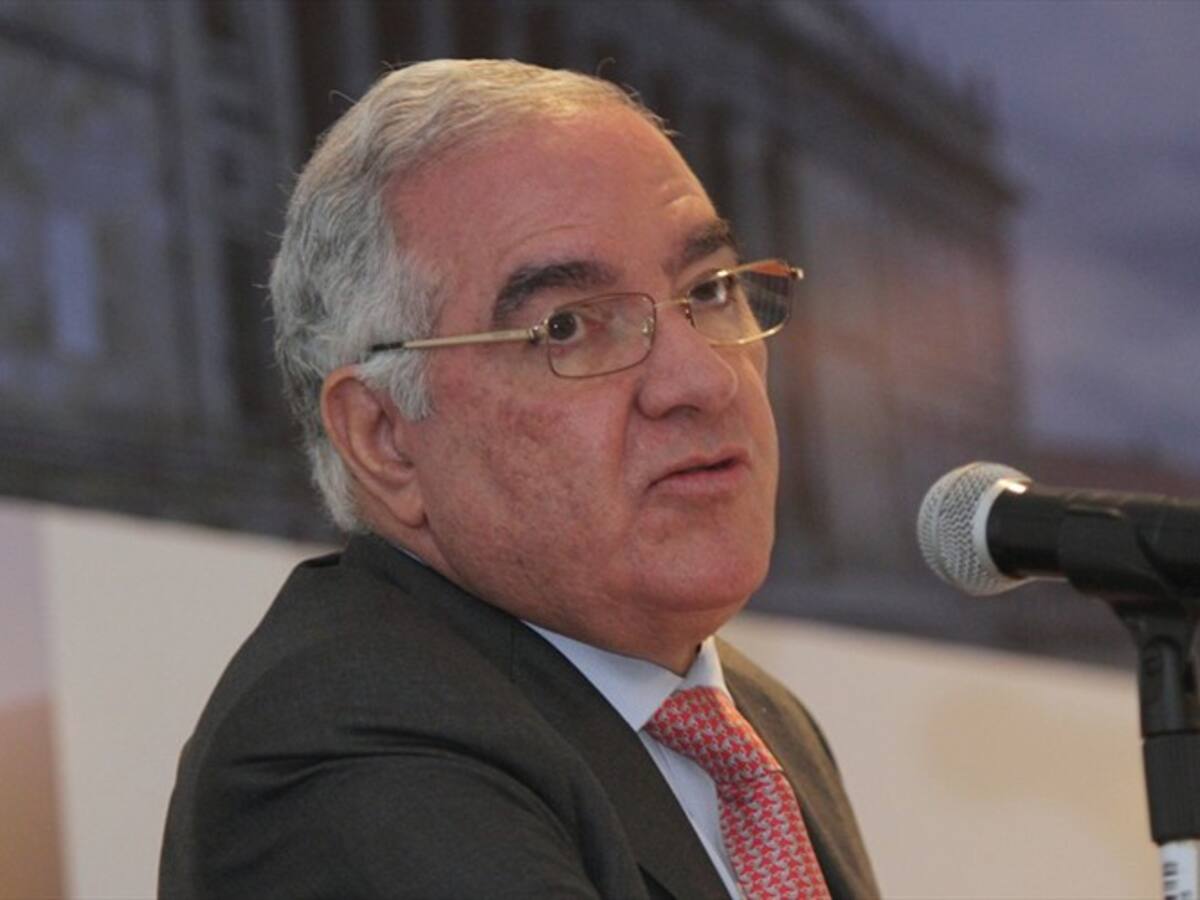 Debemos cambiar el término "corrupción" por "robadera", hay que ser directos: excontralor