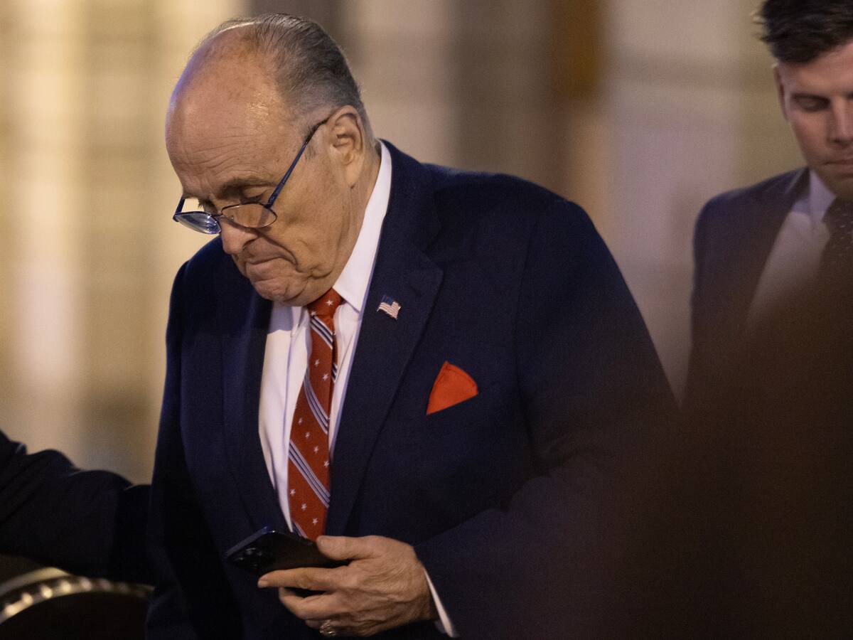 Rudy Giuliani se declara en bancarrota tras su condena millonaria por difamación