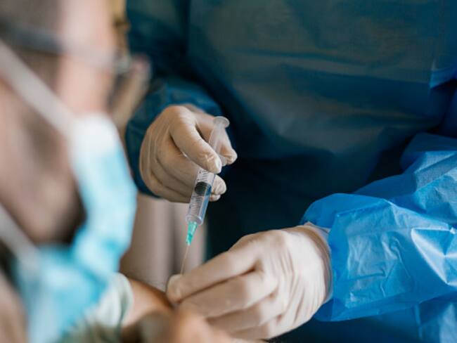 Invima aprueba uso de emergencia para la vacuna china Zifivax. Foto: Getty