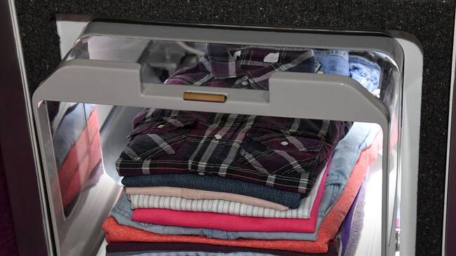 Foldimate presentó en el CES el funcionamiento de esta práctica máquina.. Foto: Getty Images