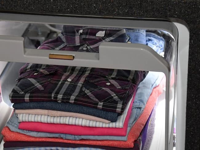 Foldimate presentó en el CES el funcionamiento de esta práctica máquina.. Foto: Getty Images