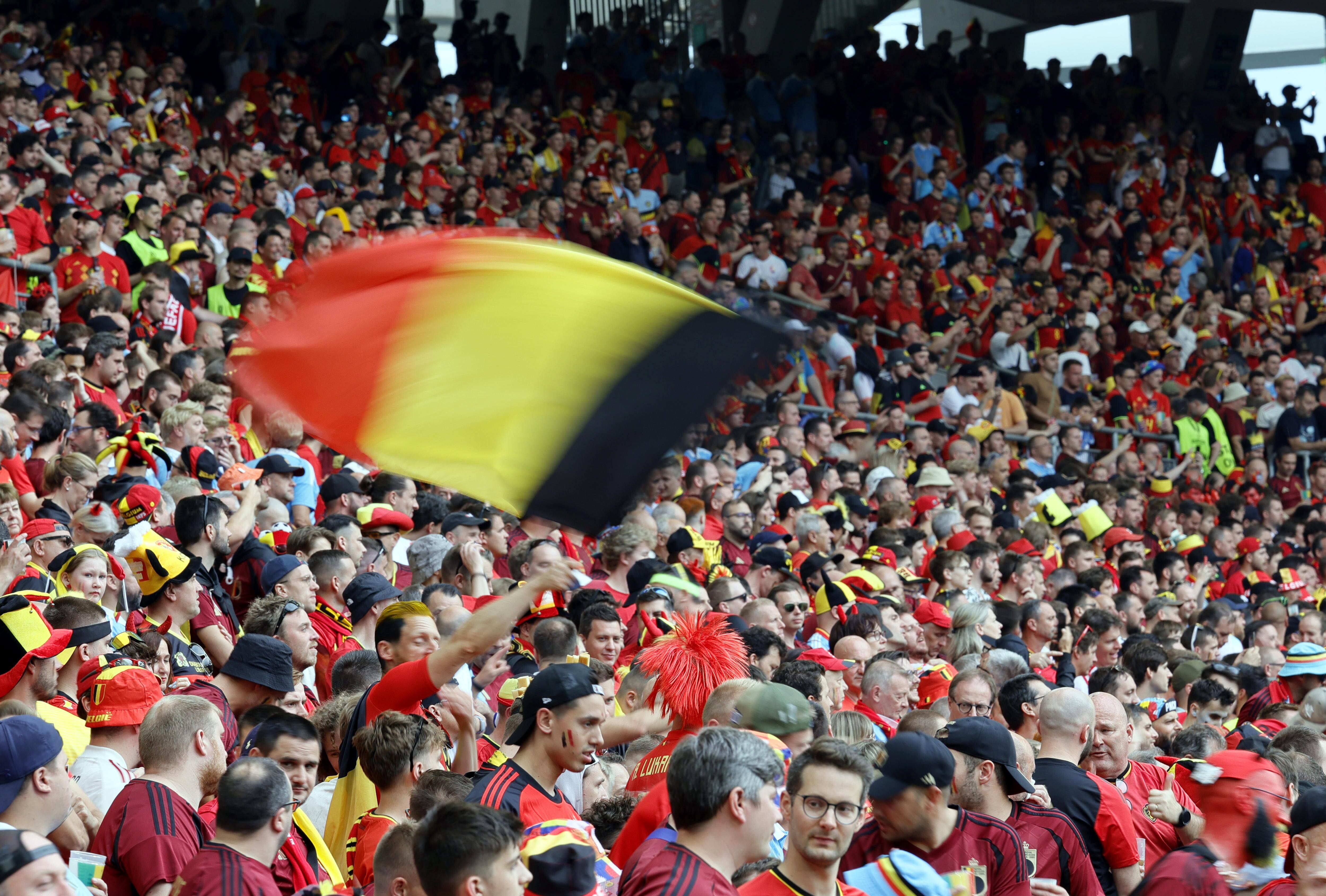Aficionados de Bélgica en la Eurocopa 2024. Foto: EFE/EPA/RONALD WITTEK