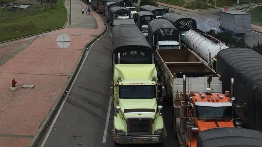 Contingencias en distintos sectores frente al cierre de la vía Bogotá - Villavicencio. Foto: La W