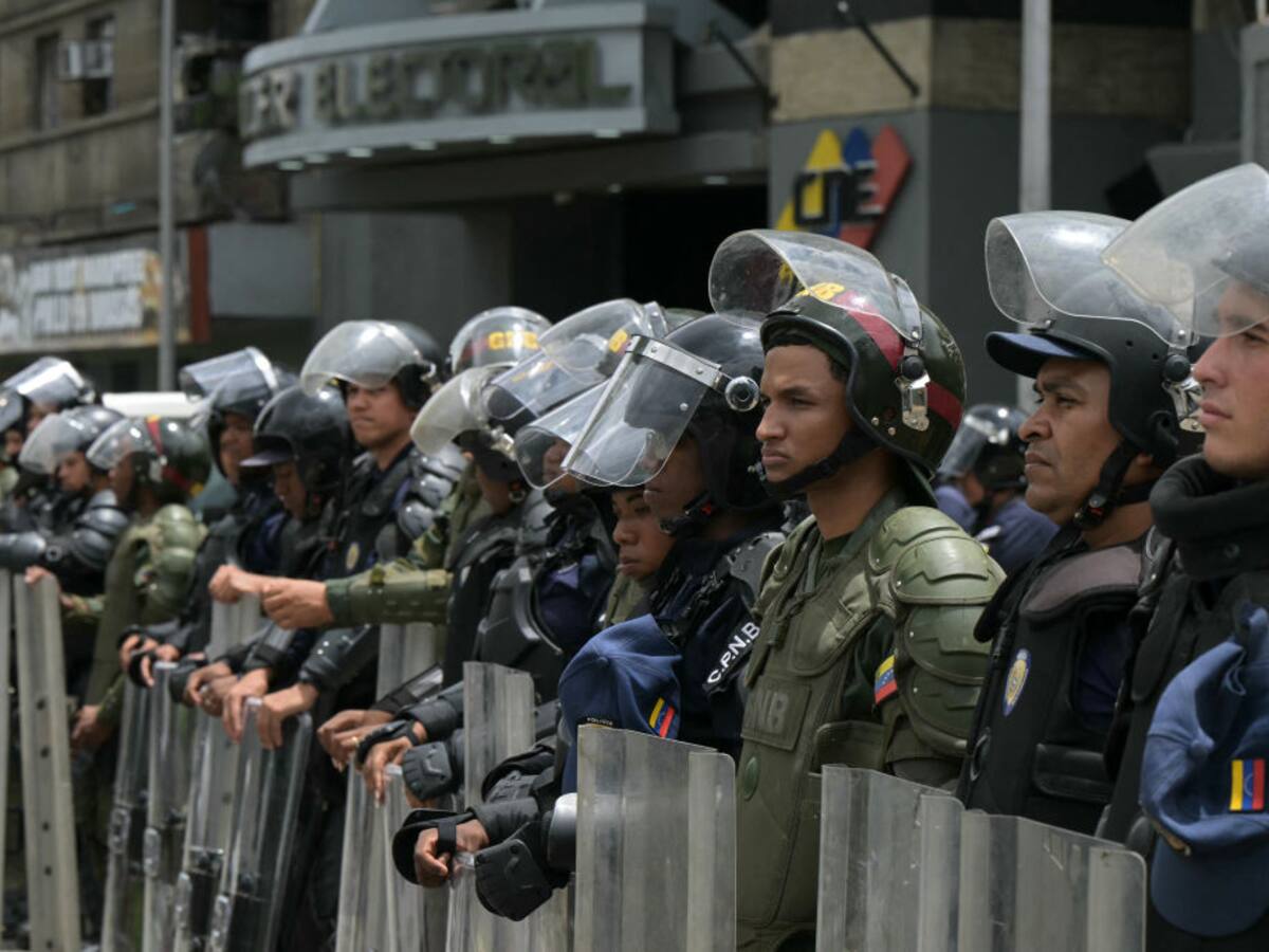 Militares de Venezuela destruyeron una aeronave oculta en zona fronteriza con Colombia