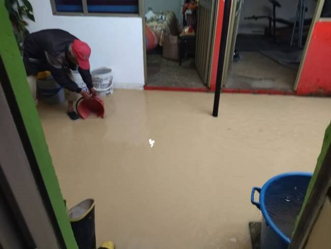 En Togüí no descartan evacuar ocho familias. Foto: W Radio.