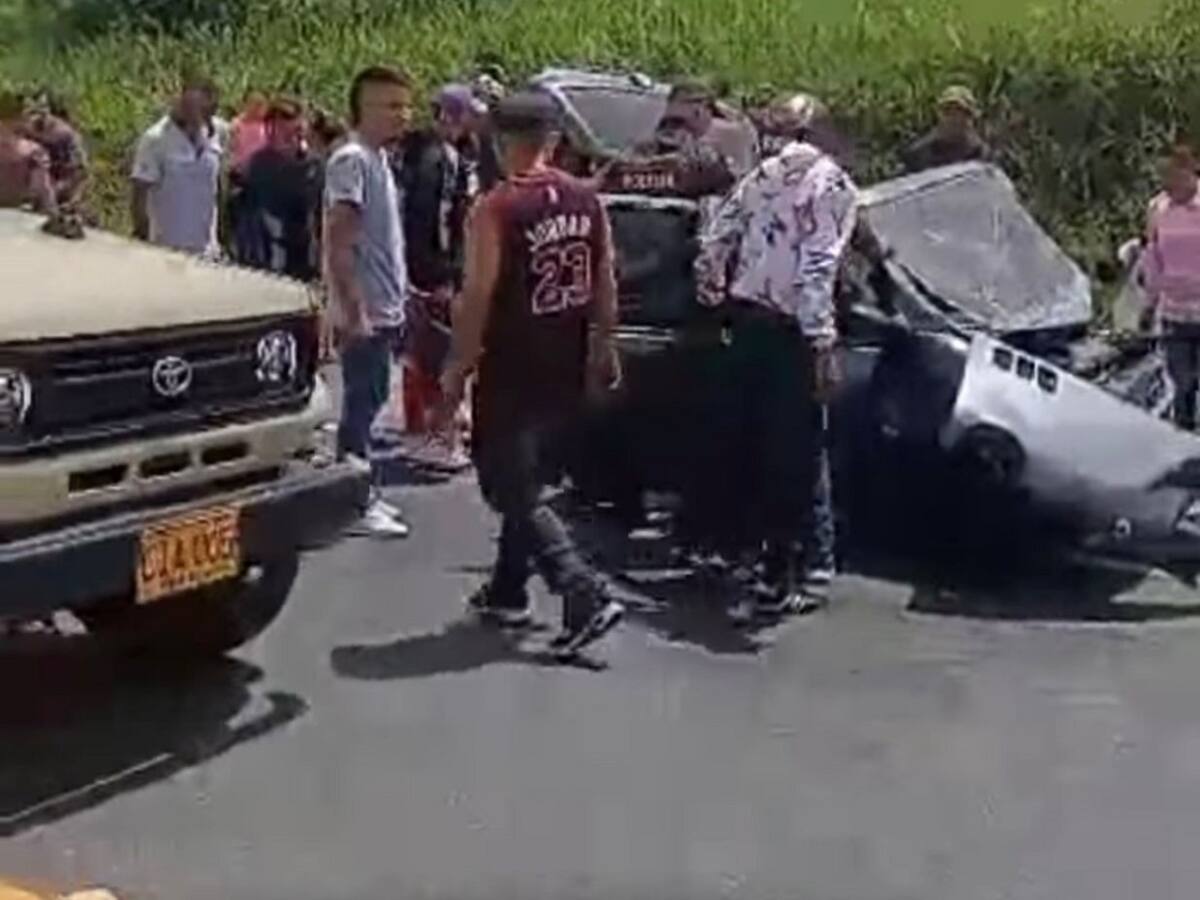 Dos personas muertas y 3 heridos dejó grave accidente de tránsito en Risaralda, Caldas