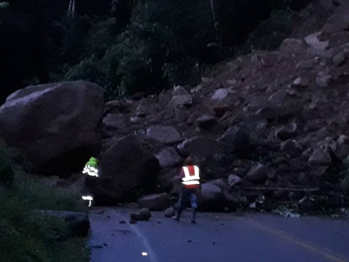 Cerrada autopista Medellín – Bogotá por derrumbe
