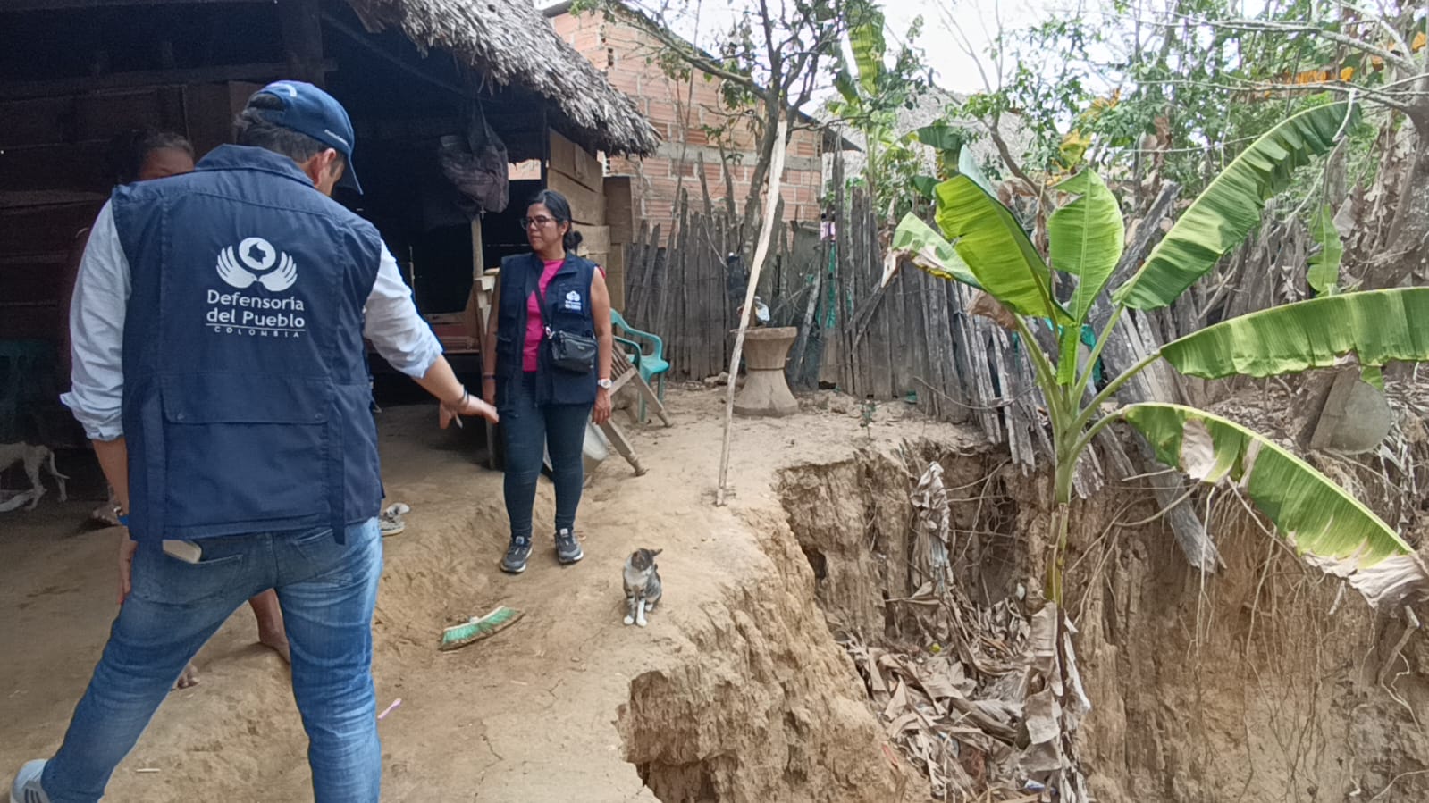 Córdoba: 20 viviendas están en riesgo de colapso por erosión en el arroyo La Carolina. Foto: Defensoría del Pueblo.