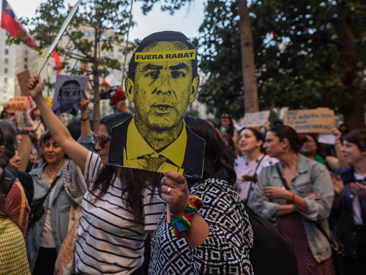 Chile: Congreso piden destituir ministro que rebajó pena a pederastas