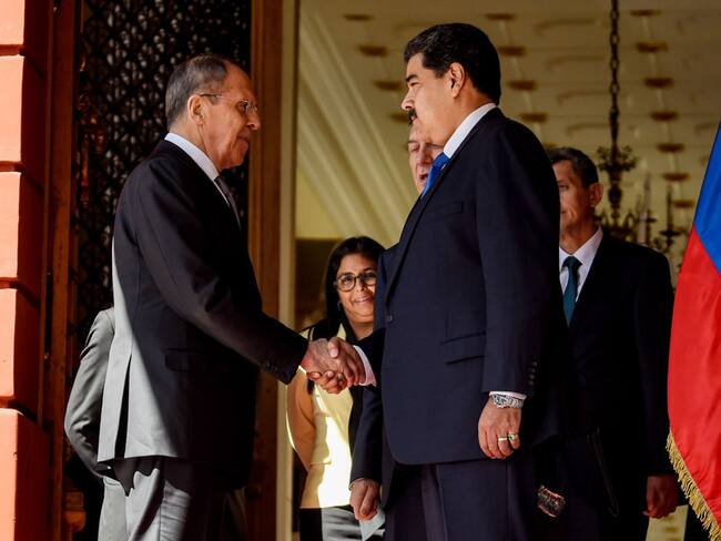 Presidente de Venezuela Nicolás Maduro y Canciller ruso Serguéi Lavrov. (Photo by Carolina Cabral/Getty Images)