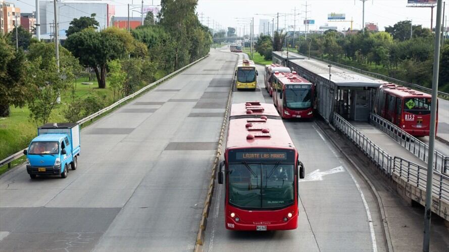 Fiduciaria Colpatria administrará $5,2 billones para la construcción de troncales alimentadoras de Transmilenio. Foto: Getty Images / KEOMA ZEC