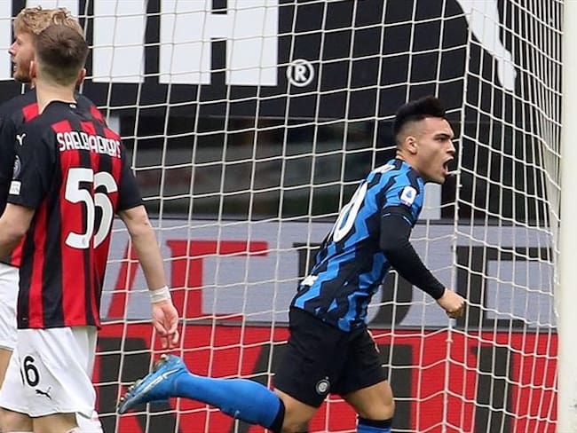 Tras colocarse líder el pasado fin de semana, el Inter amplió de uno a cuatro puntos su margen sobre el Milan, segundo clasificado.. Foto: Agencia EFE