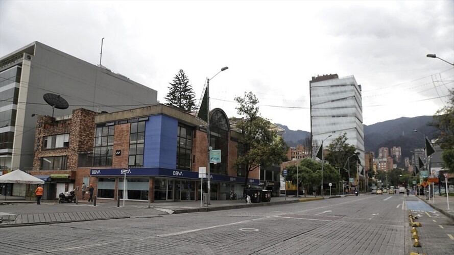 Estas restricciones se adoptan en medio del segundo pico de la pandemia del COVID-19. Foto: Colprensa - Álvaro Tavera