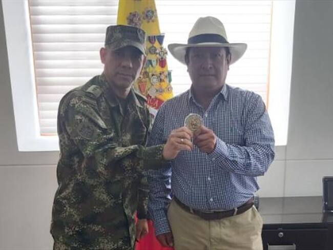 El mandatario en febrero de este año había denunciado que la UNP apenas le había asignado un chaleco antibalas y un botón de pánico, en una zona de alta presencia integrantes del ELN.. Foto: Suministrada
