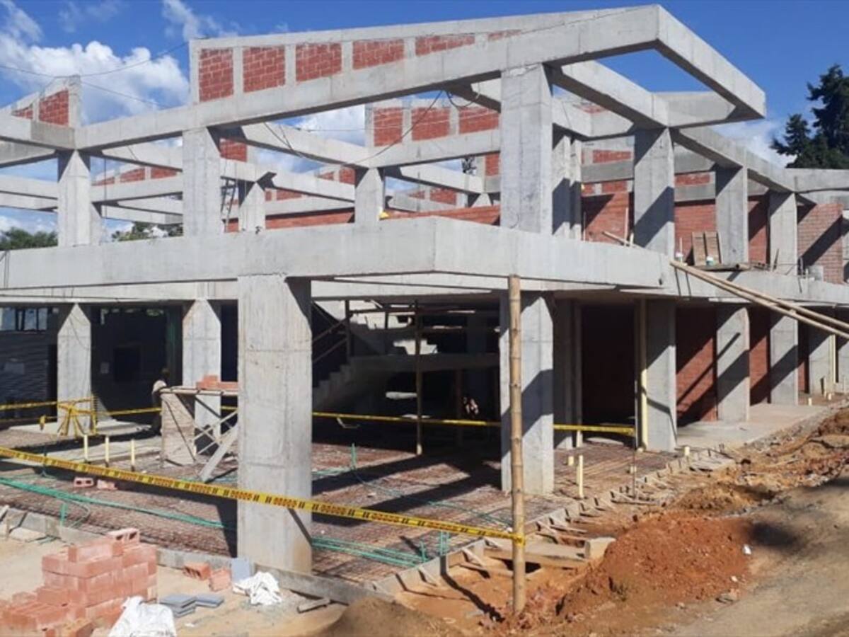 Caldas reclama al FFIE por inasistencia a reunión sobre obras educativas