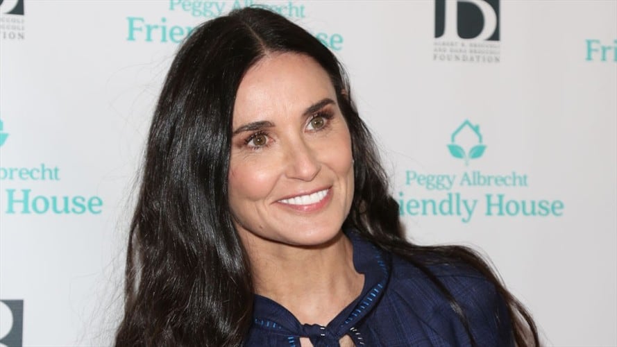 Demi Moore reaparece irreconocible en medio de una pasarela en Paris. Foto: Getty Images