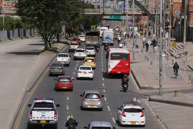 Autopista Sur entre Soacha y Bogotá. Foto: (Colprensa - Camila Díaz)