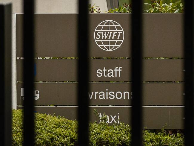EEUU y la UE acuerdan sacar a determinados bancos rusos del sistema Swift. (Photo by JAMES ARTHUR GEKIERE/BELGA MAG/AFP via Getty Images)