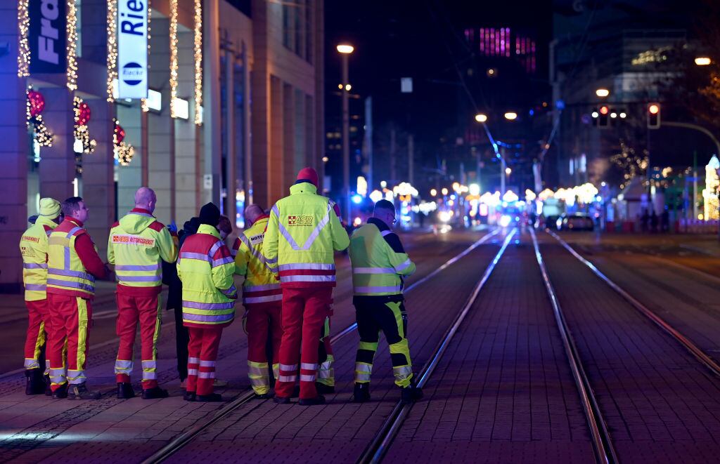 Rescatistas en el accidente de Alemania. I Foto: Heiko Rebsch/picture alliance via Getty Images.