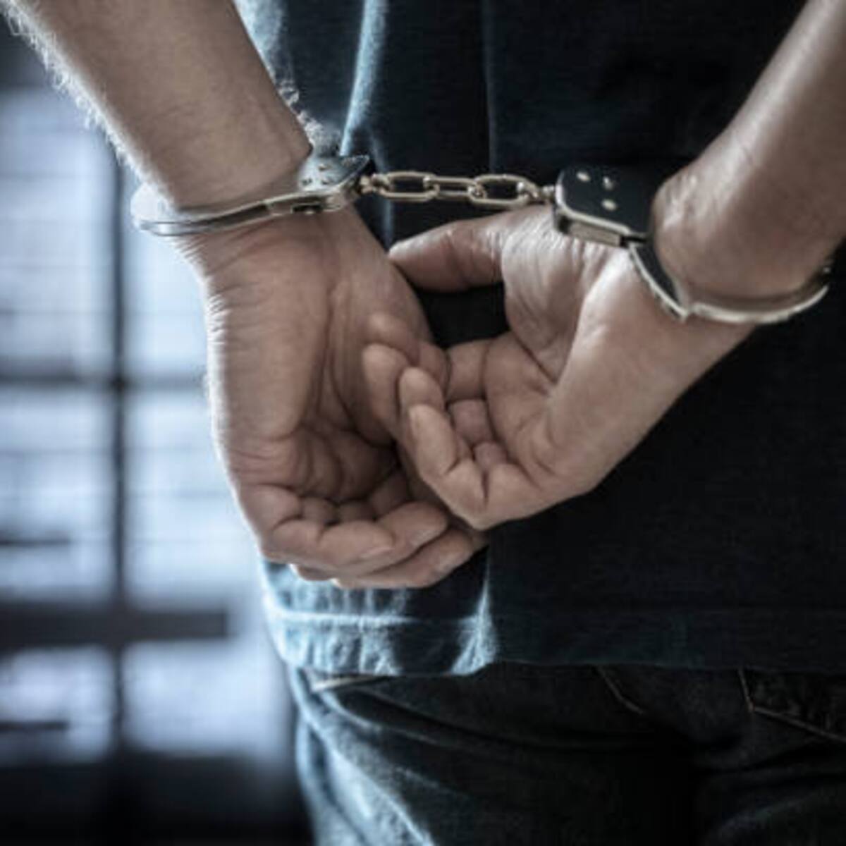 Dejan en libertad por vencimiento de términos a presunto feminicida en Santa Marta