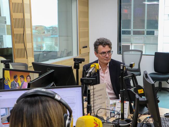Alejandro Gaviria en La W.