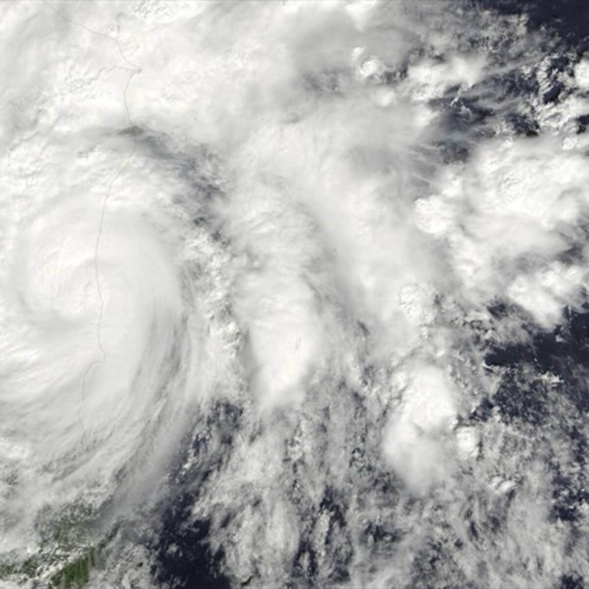 Fuertes vientos dejaron a cinco municipios sin energía eléctrica en Córdoba