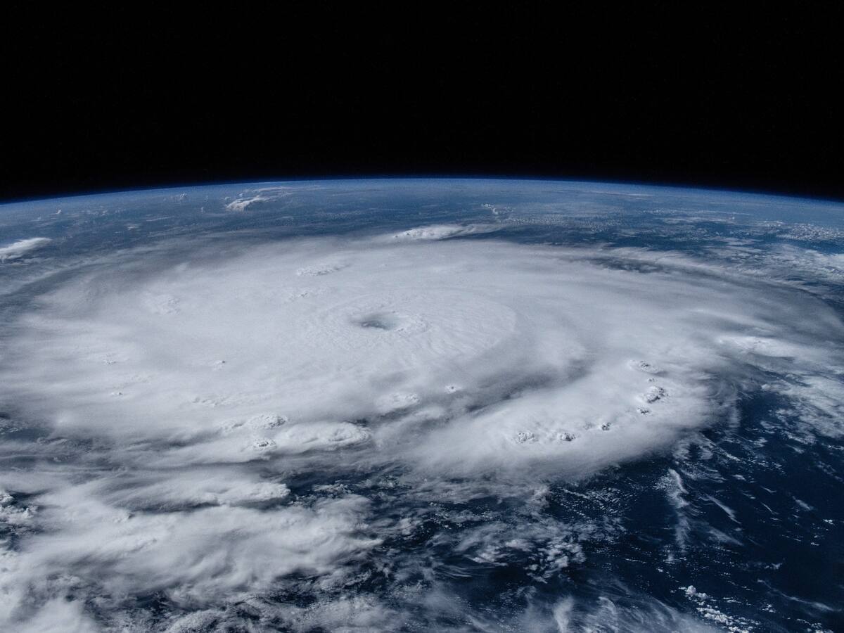 Beryl toca tierra como huracán sobre Yucatán y se dirige hacia Texas (EE.UU.)