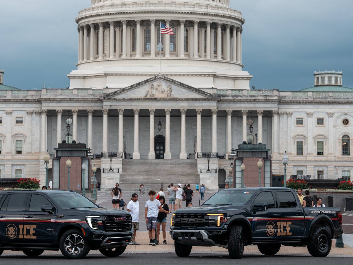 Autoridad de impuestos de EEUU entregó información de más de 40.000 personas a Inmigración