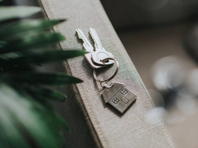 Amarilo y W Radio entregarán un apartamento a una familia de escasos recursos