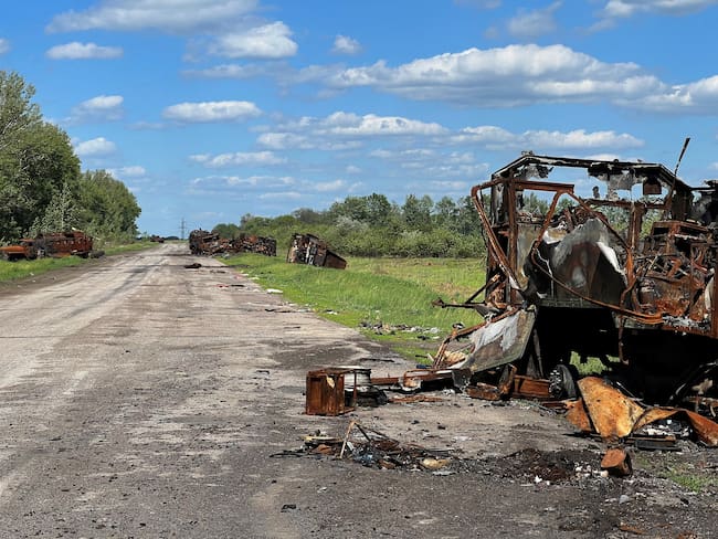 Imagen de referencia de los bombardeos rusos en la región de Járkov, Ucrania. (Photo by Patrick FORT / AFP) (Photo by PATRICK FORT/AFP via Getty Images)